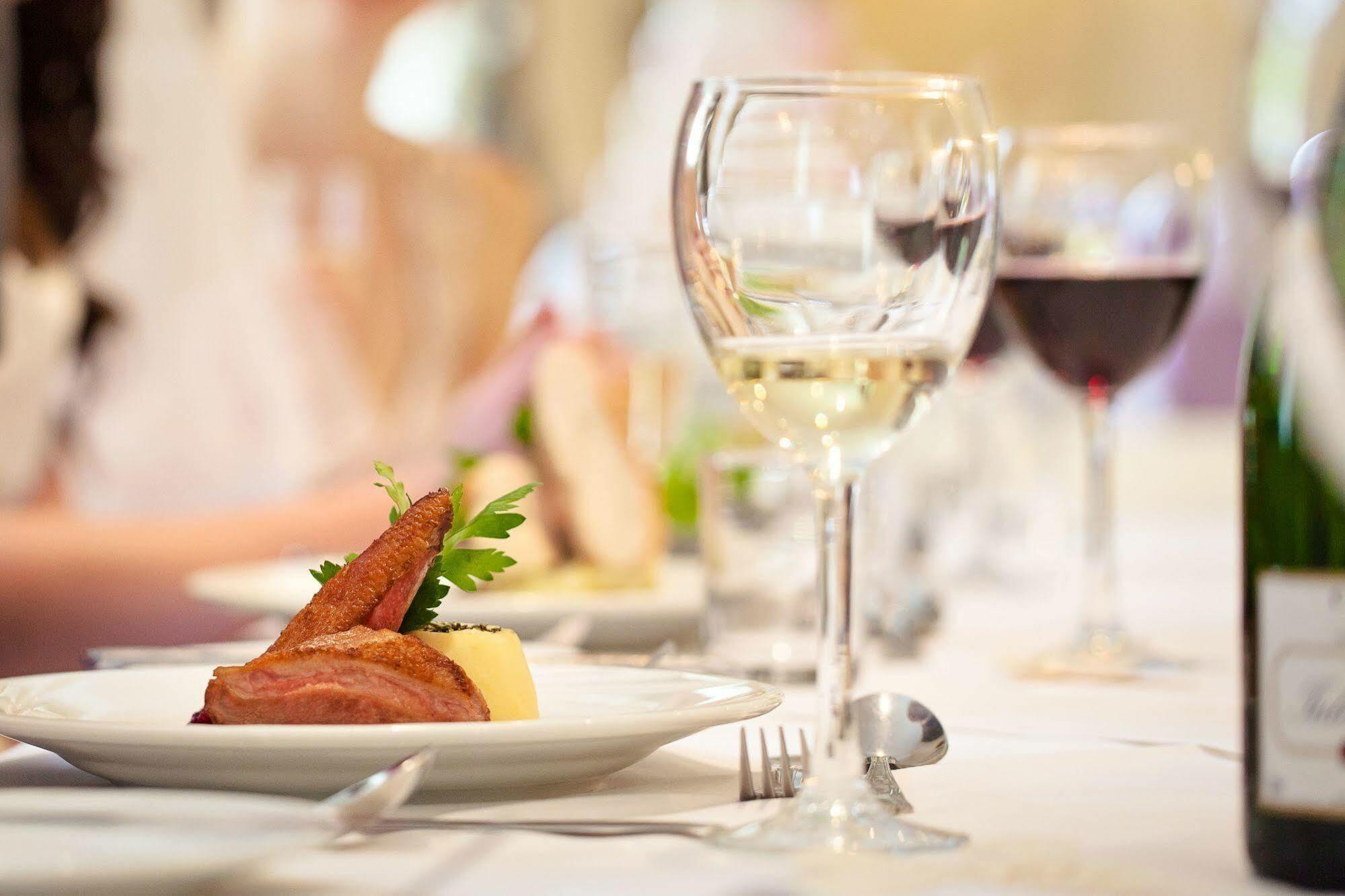 Southcrest Manor Hotel, Western Signature Collection 4*